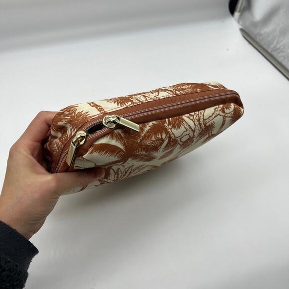 BumbleBella by Jill Martin Foldable Weekender Bags Palm Toile Camel - Picture 6 of 16